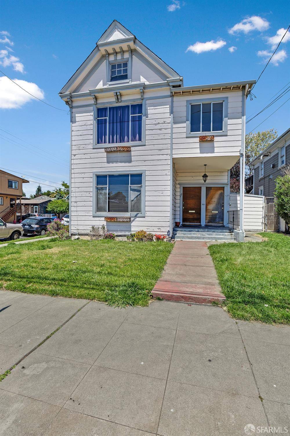 Oakland, CA 94609,556-558 Alcatraz AVE