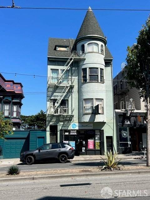 San Francisco, CA 94117,270-272 Divisadero ST