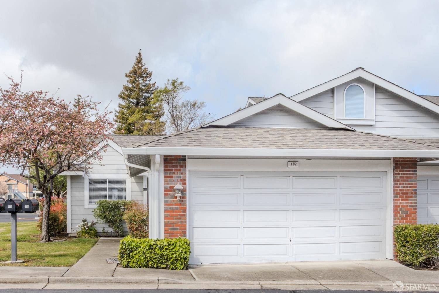 Hercules, CA 94547,102 South Wildwood