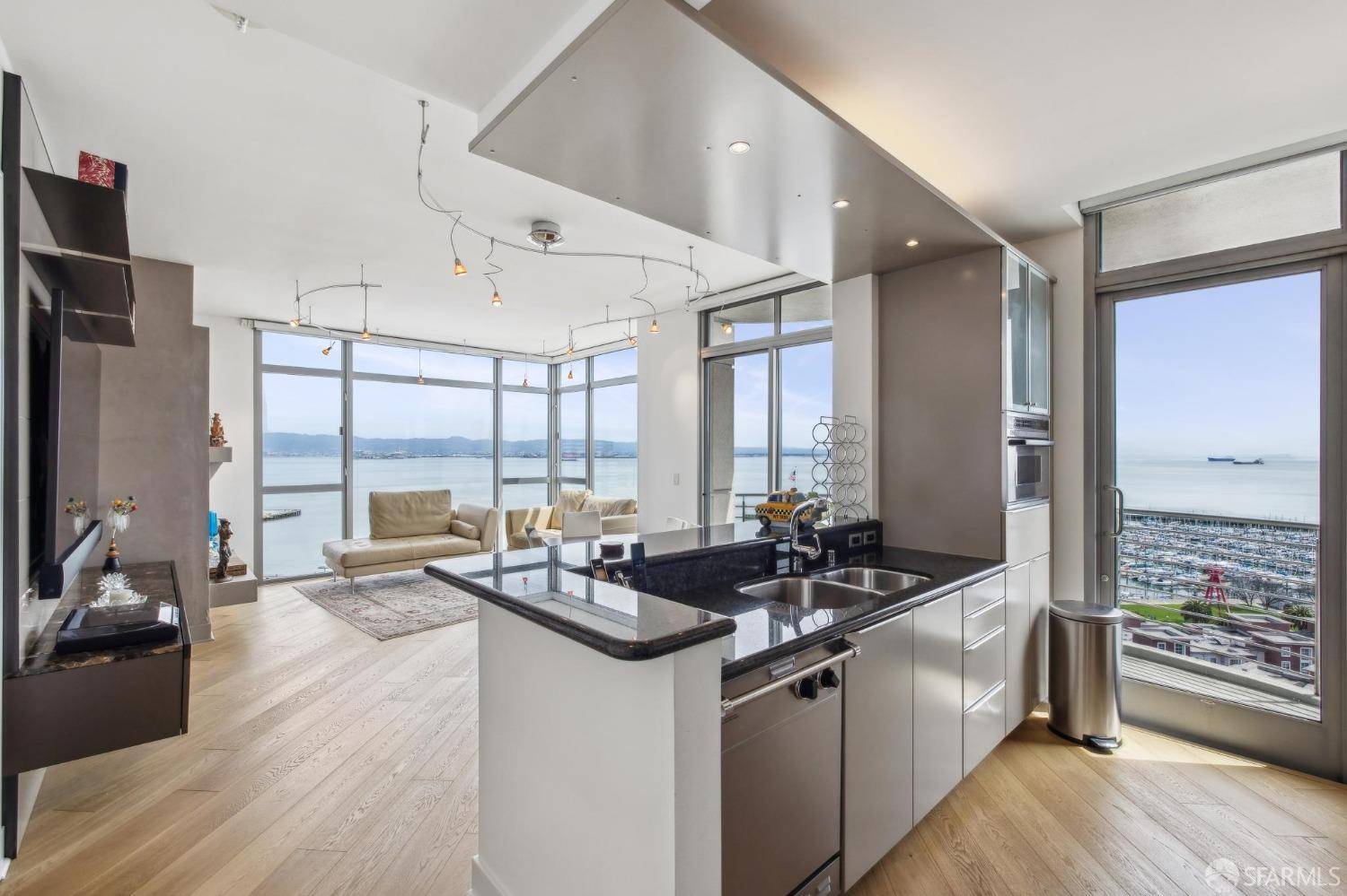 San Francisco, CA 94107,229 Brannan ST #18D