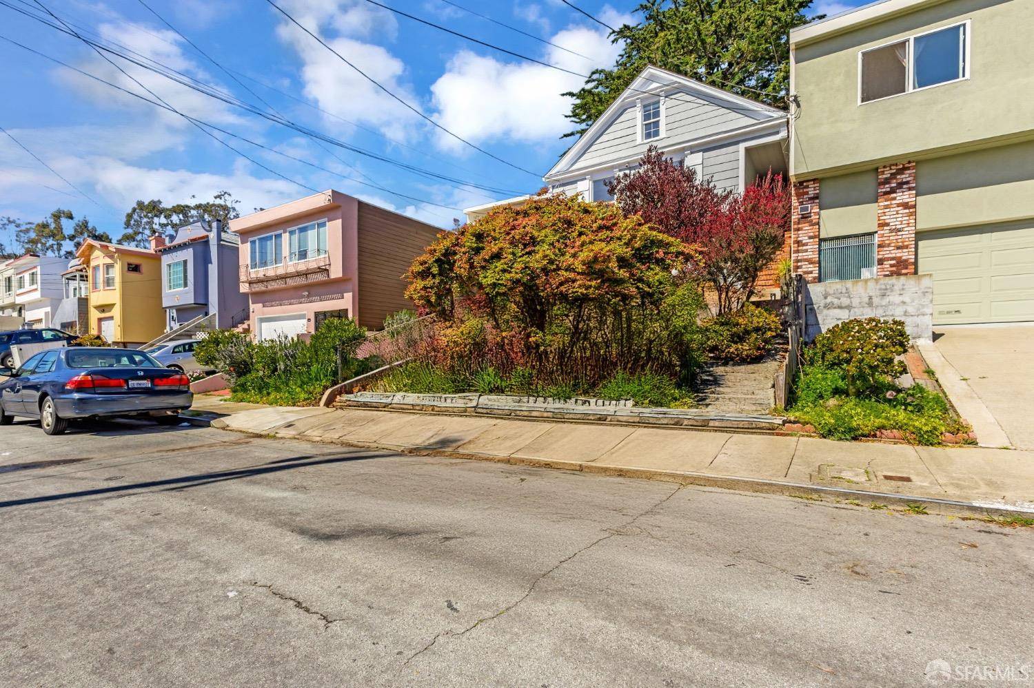 San Francisco, CA 94112,226 Thrift ST