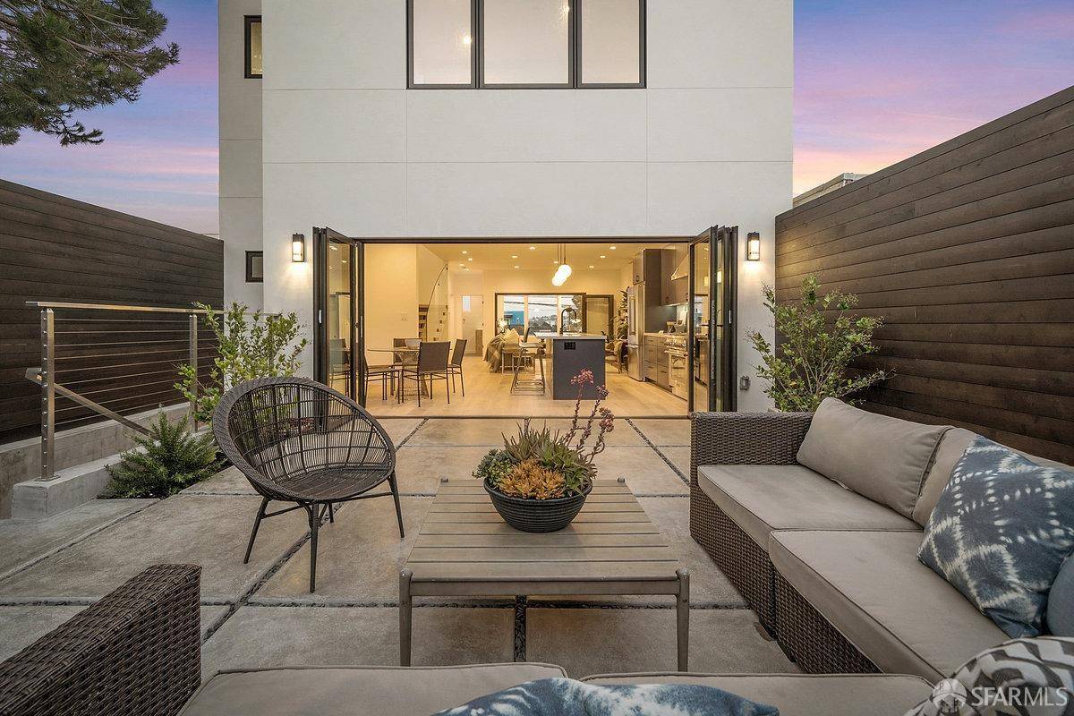 San Francisco, CA 94110,462 Prentiss ST