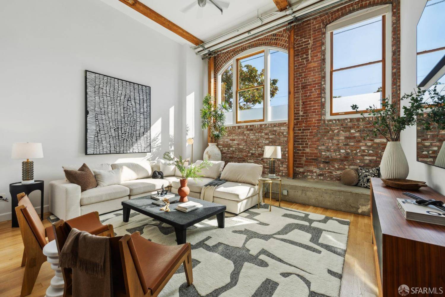 San Francisco, CA 94110,720 York ST #109