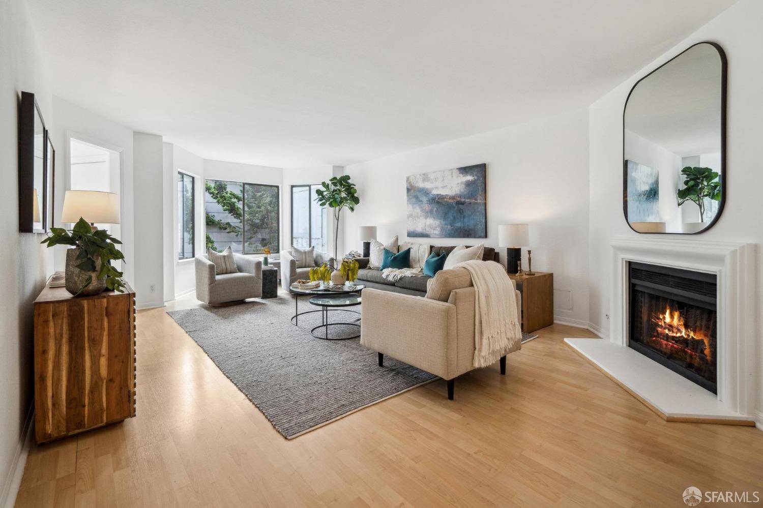 San Francisco, CA 94114,305 Castro ST #1