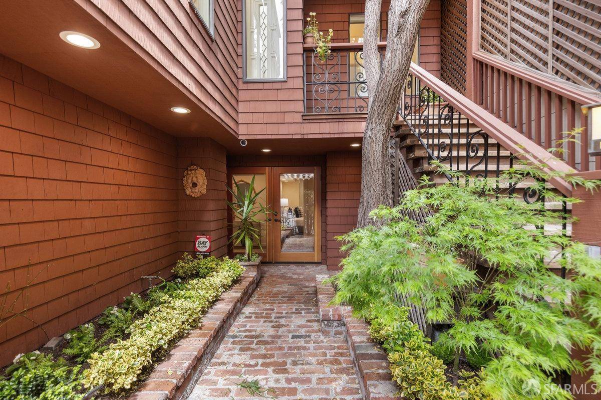 San Francisco, CA 94133,69 Telegraph Place
