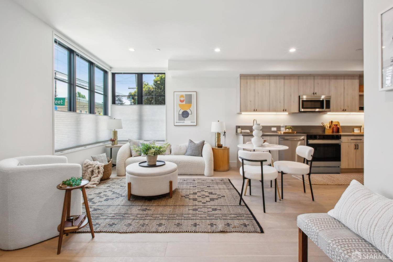 San Francisco, CA 94110,986 South Van Ness AVE #201