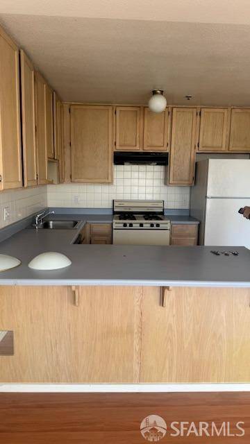 San Francisco, CA 94109,625 Larkin ST #4