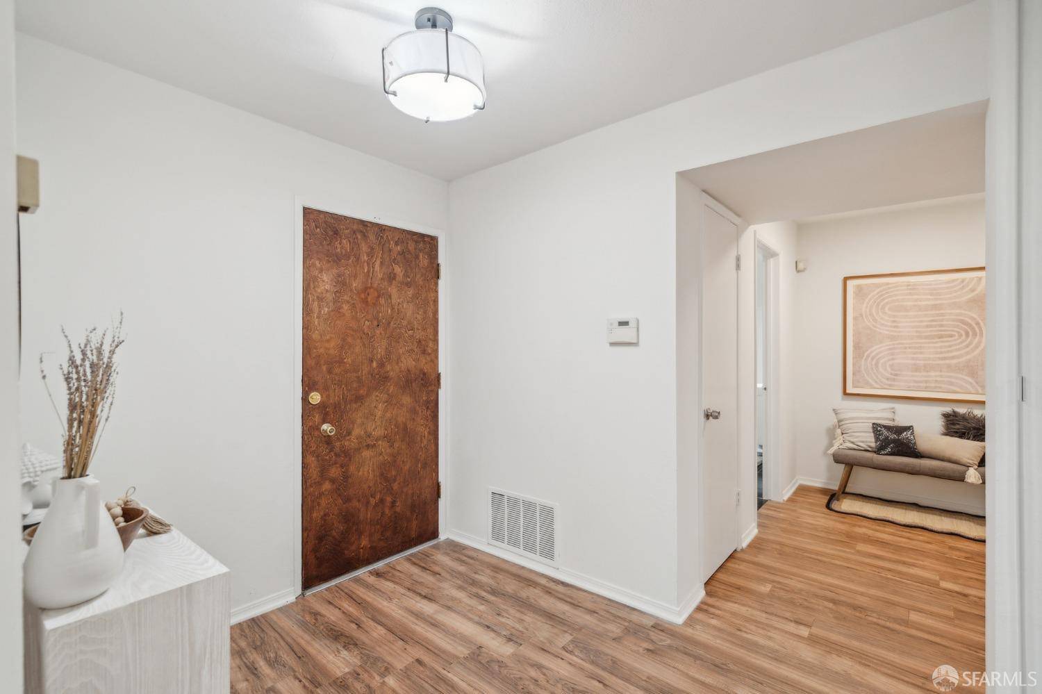 Oakland, CA 94610,22 Moss AVE #109