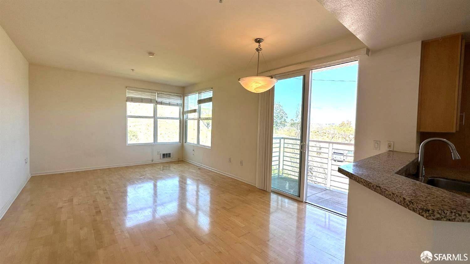 San Francisco, CA 94134,401 Crescent CT #4305