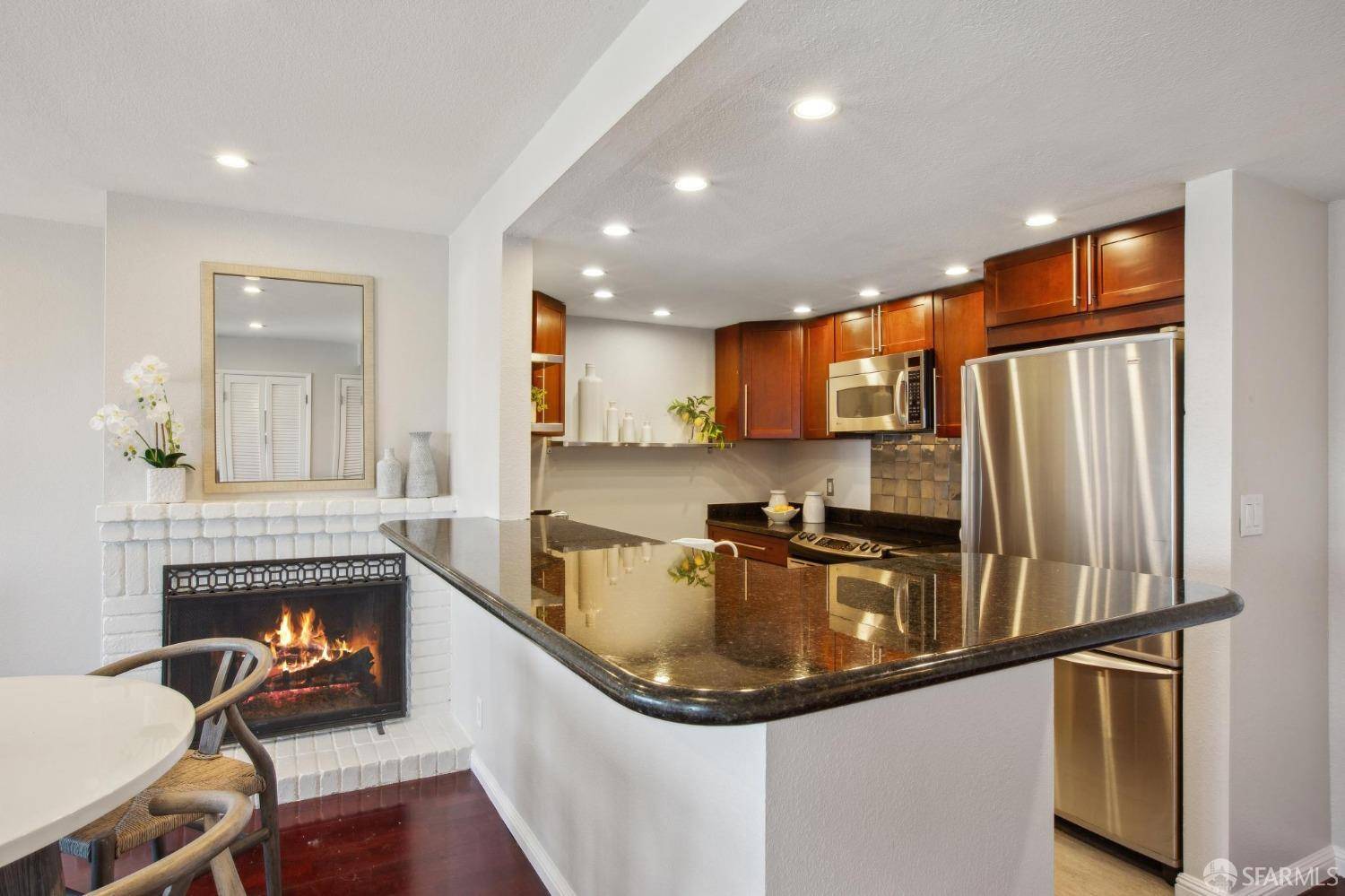 San Francisco, CA 94103,360 Guerrero ST #408