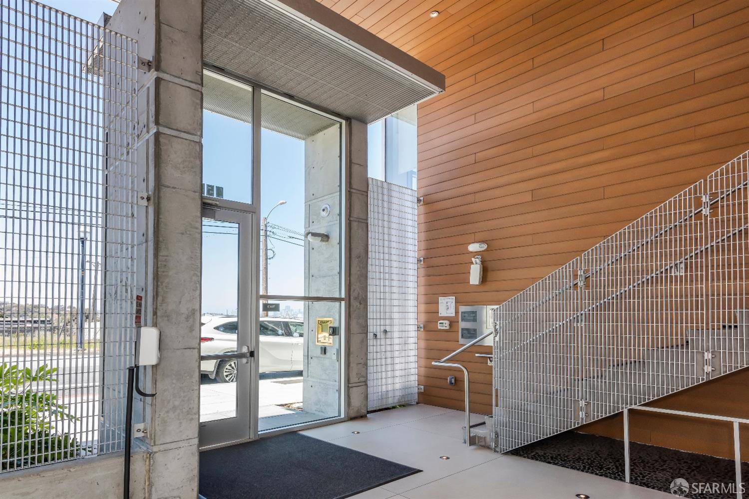 San Francisco, CA 94124,451 Donahue ST #207