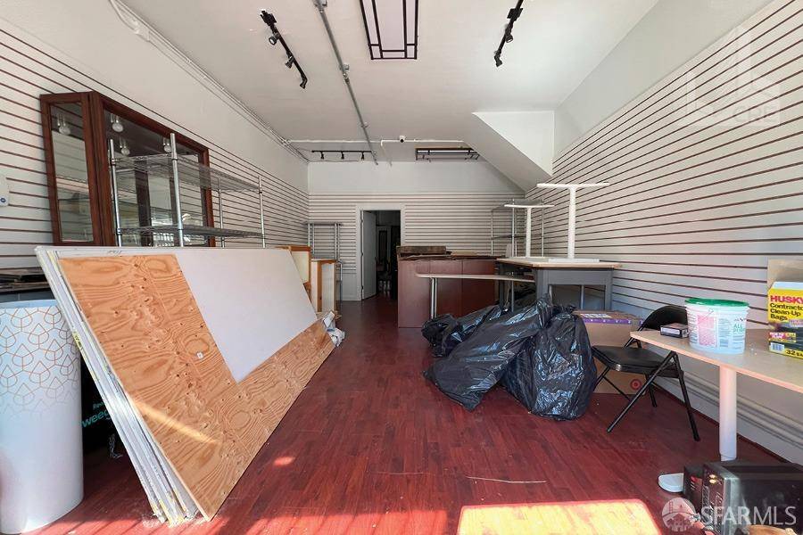 San Francisco, CA 94112,5250-5254 Mission ST