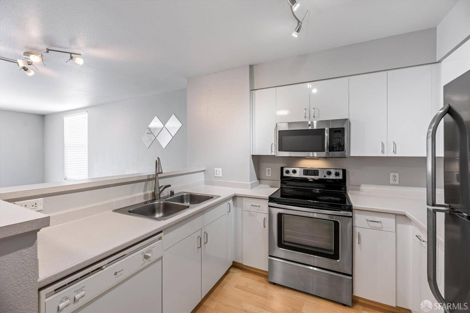 San Francisco, CA 94132,8100 Oceanview TER #117
