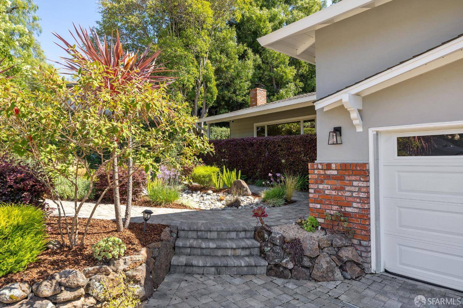 Redwood City, CA 94061,744 Crompton RD
