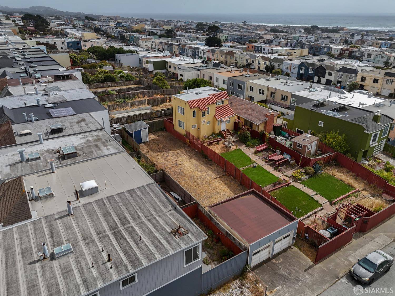 San Francisco, CA 94116,3327 Quintara ST