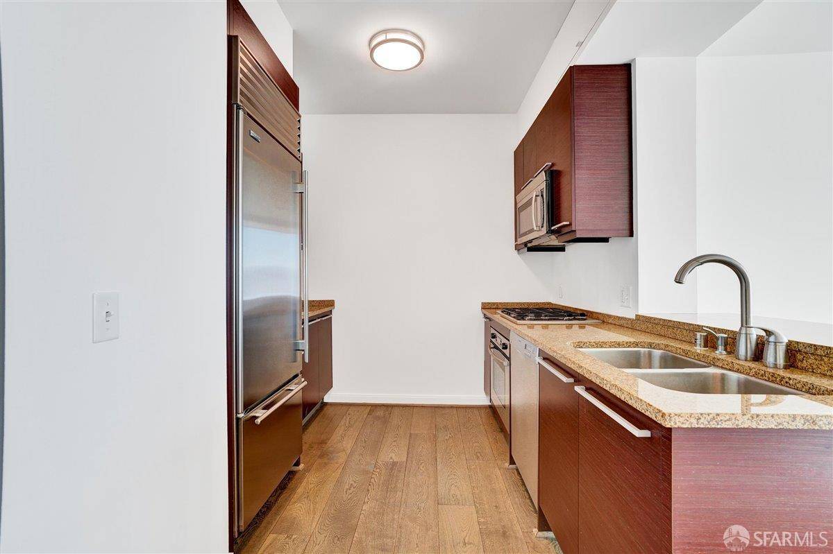 San Francisco, CA 94105,425 1st ST #3705L