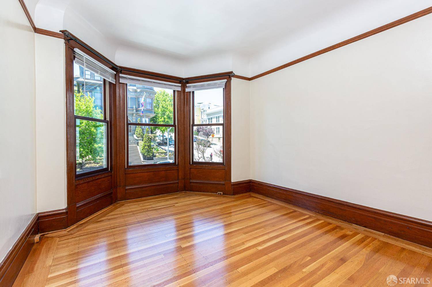 San Francisco, CA 94110,909 Guerrero ST