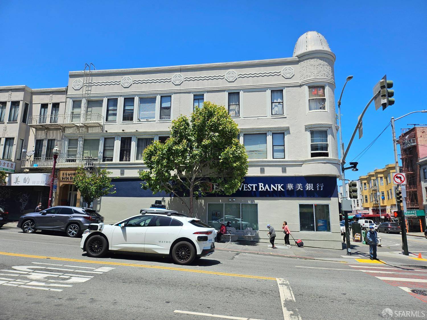 San Francisco, CA 94133,700 Broadway