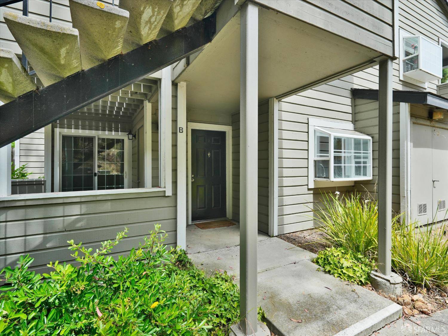 Oakland, CA 94605,605 Canyon Oaks DR #B