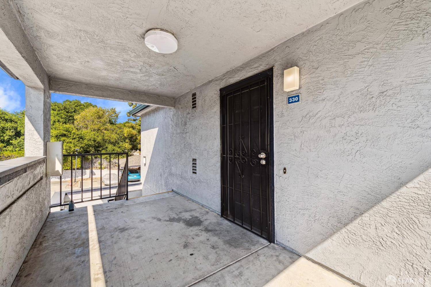 Hayward, CA 94544,945 Fletcher LN #A330
