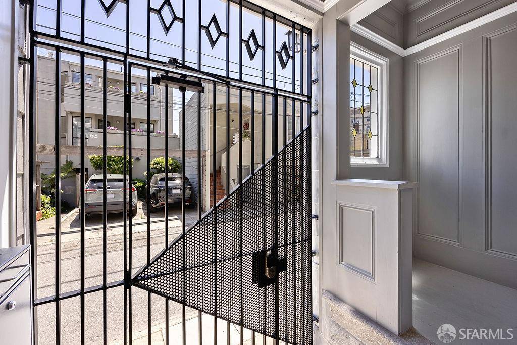 San Francisco, CA 94115,64 Perine PL