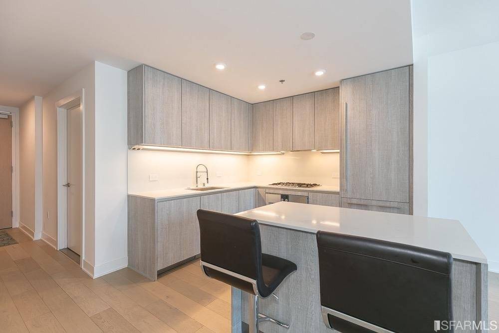 San Francisco, CA 94105,318 Main ST #2C