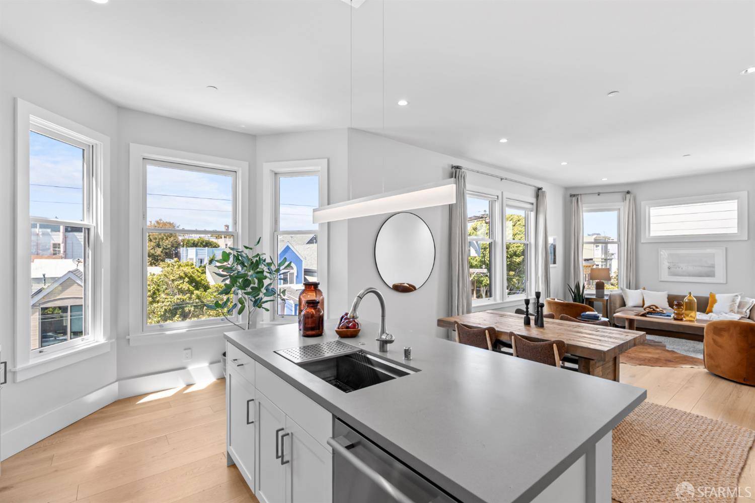 San Francisco, CA 94114,38 Steiner ST #303