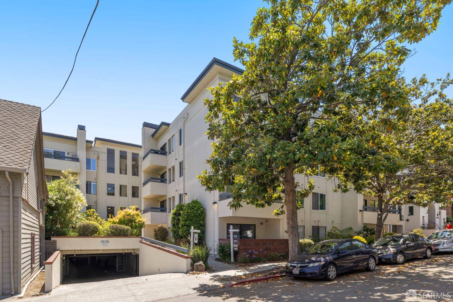 Oakland, CA 94610,389 Belmont ST #306