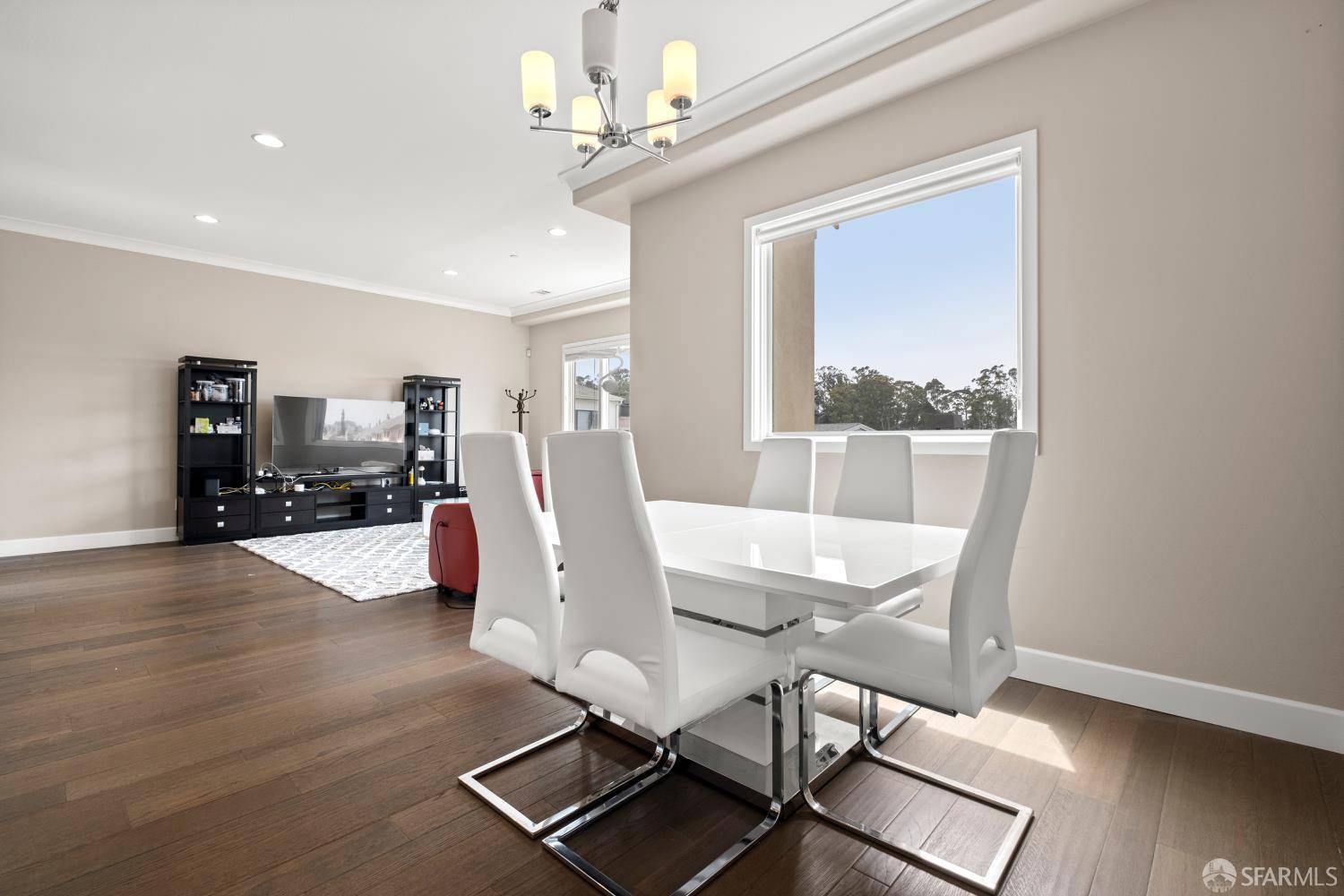 San Francisco, CA 94132,73 Summit WAY