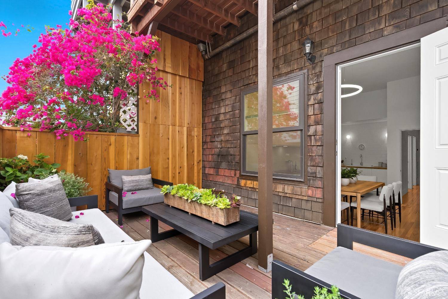 San Francisco, CA 94102,385 Haight ST