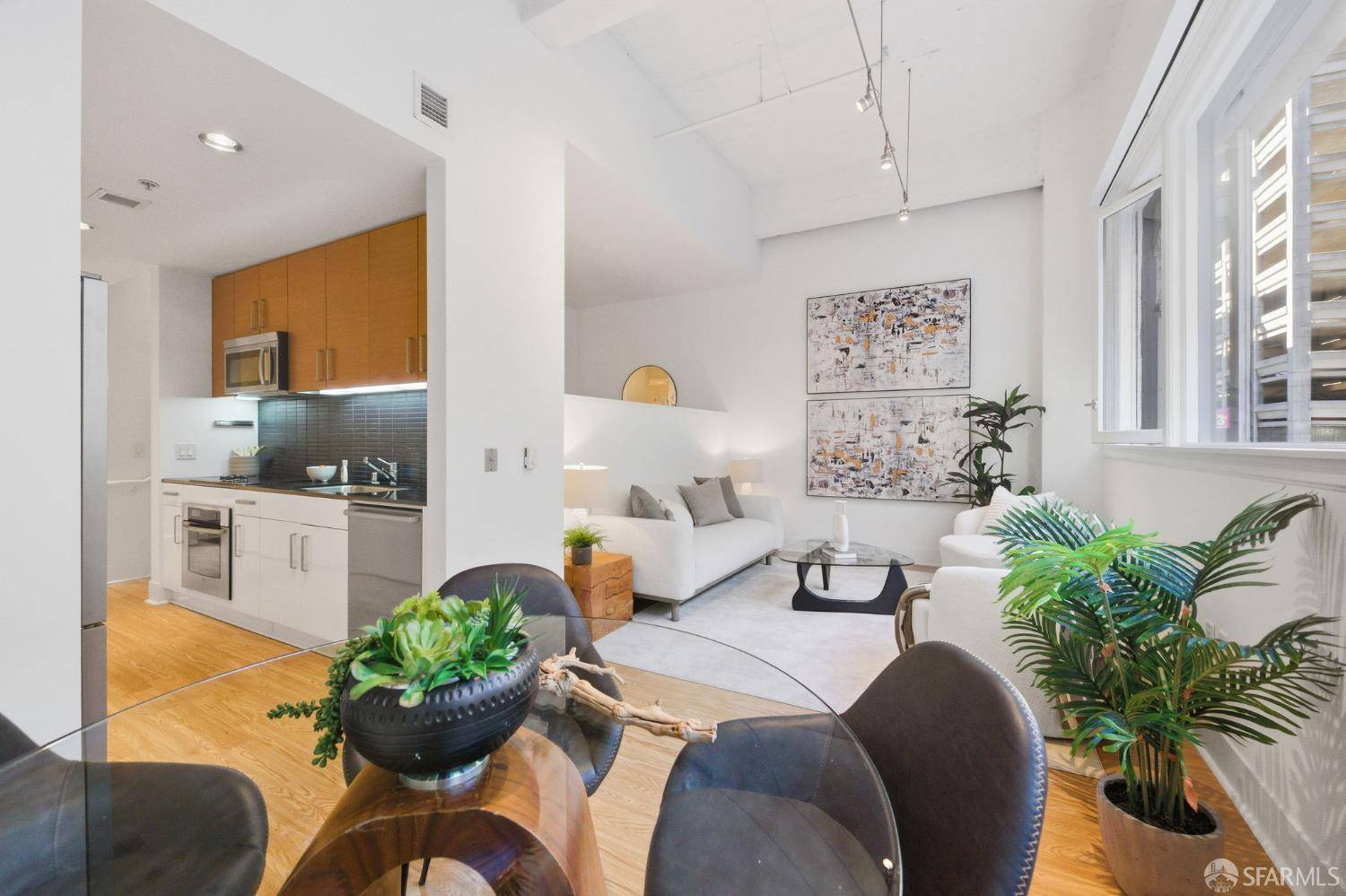 San Francisco, CA 94105,74 New Montgomery ST #211