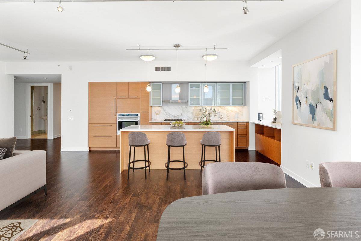 San Francisco, CA 94105,301 Mission ST #29D