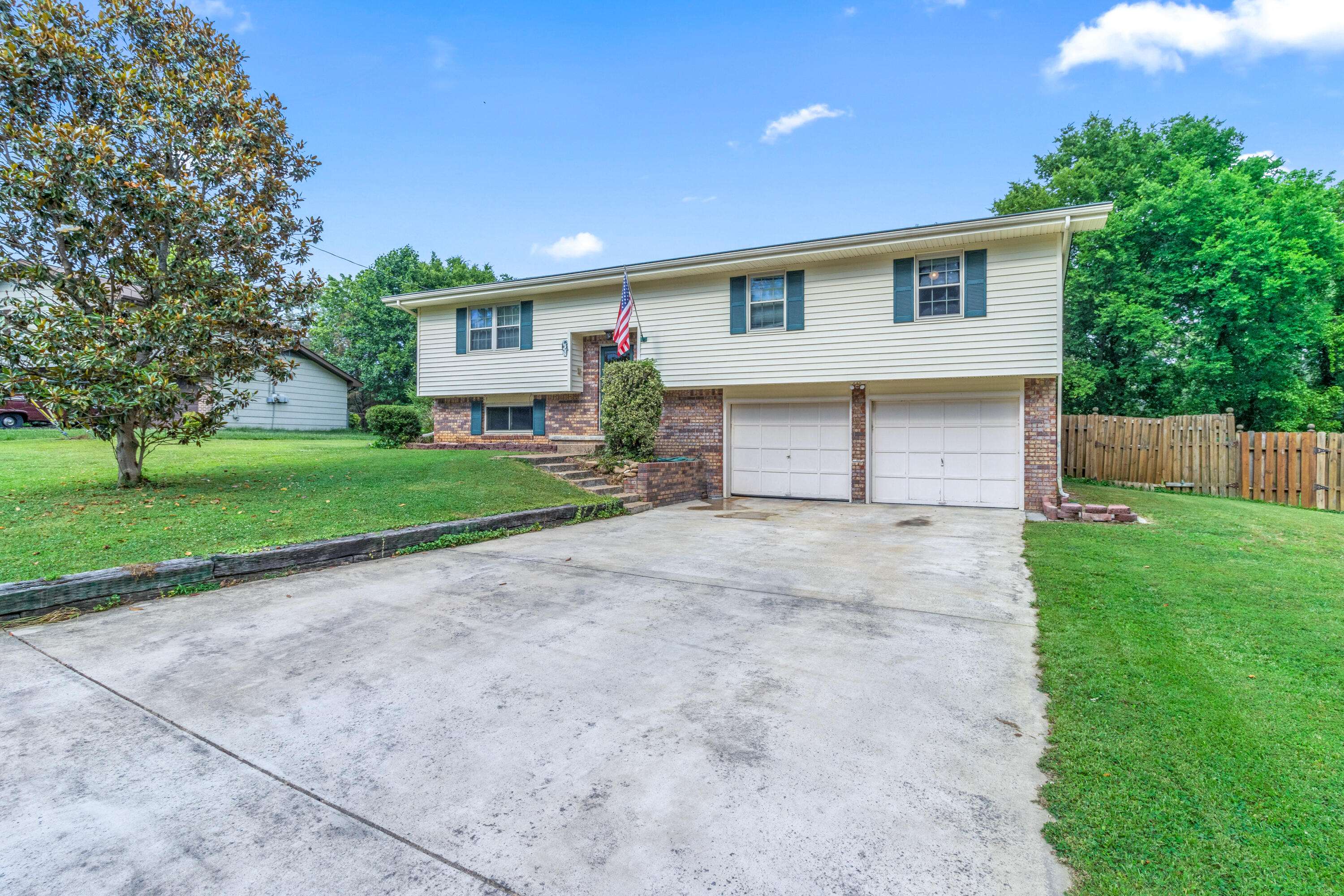 Hixson, TN 37343,8157 Richland DR