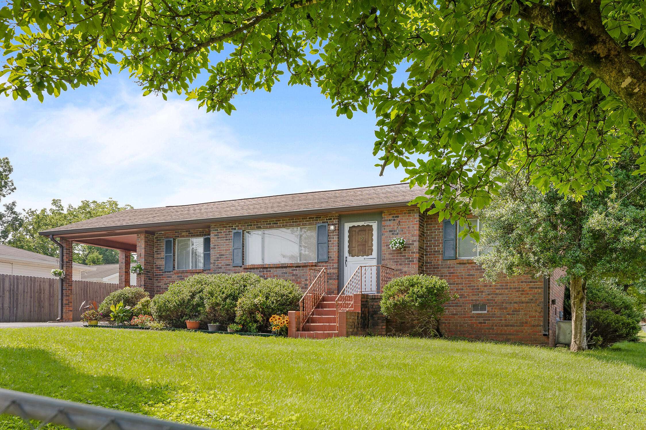 Hixson, TN 37343,2412 Cresent Club DR