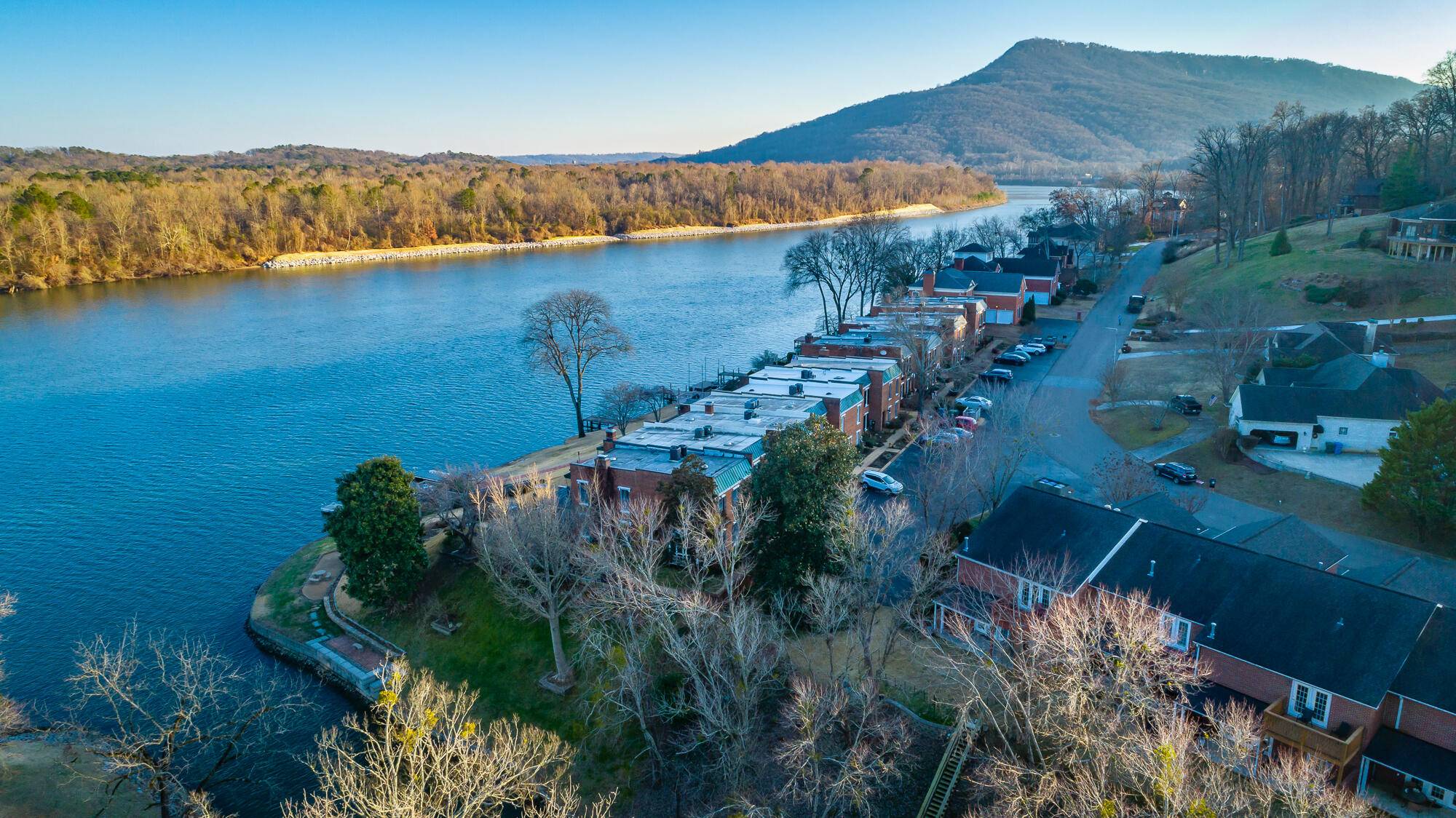 Chattanooga, TN 37419,3184 Waterfront DR