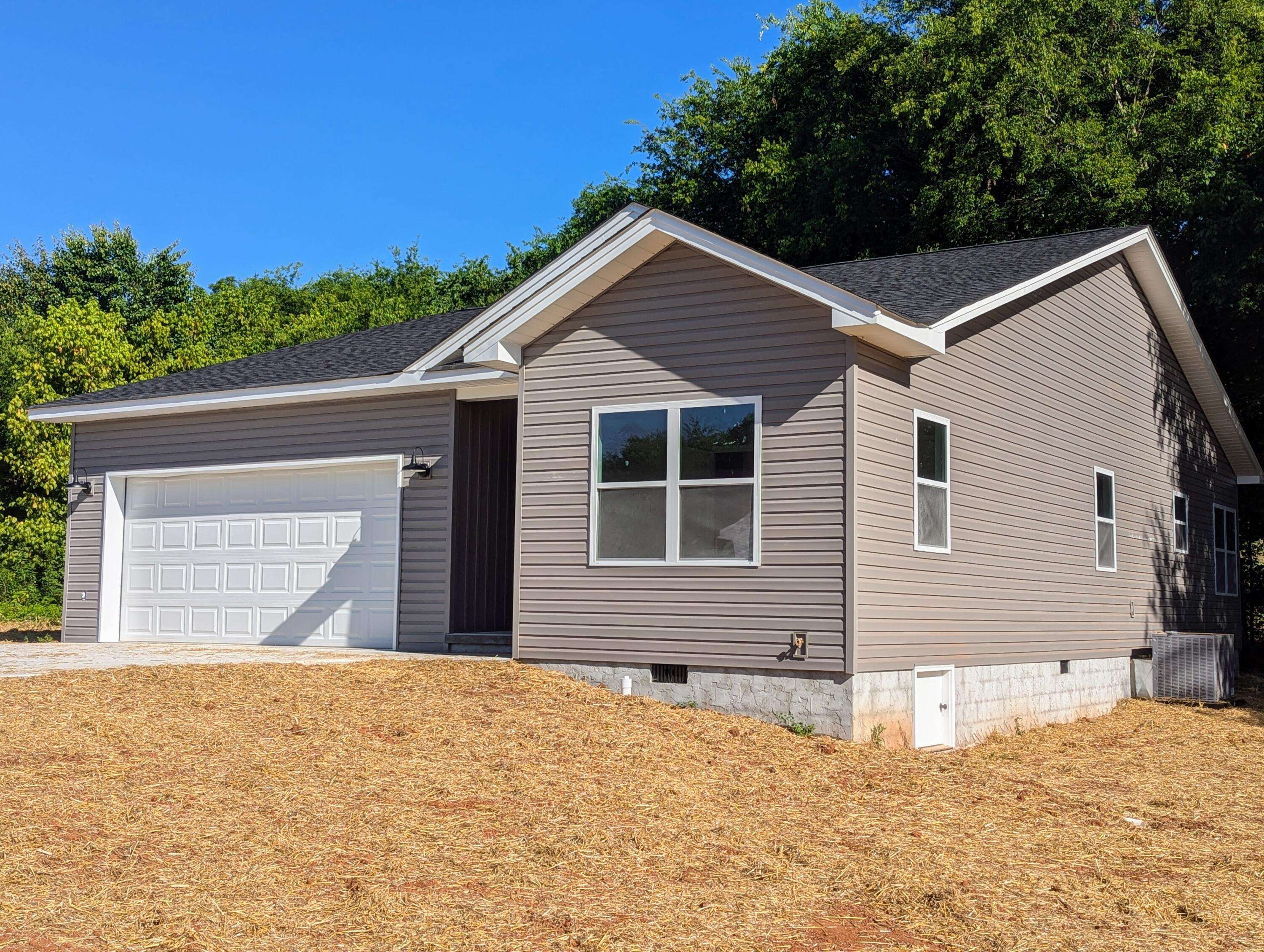 Delano, TN 37325,126 River LN