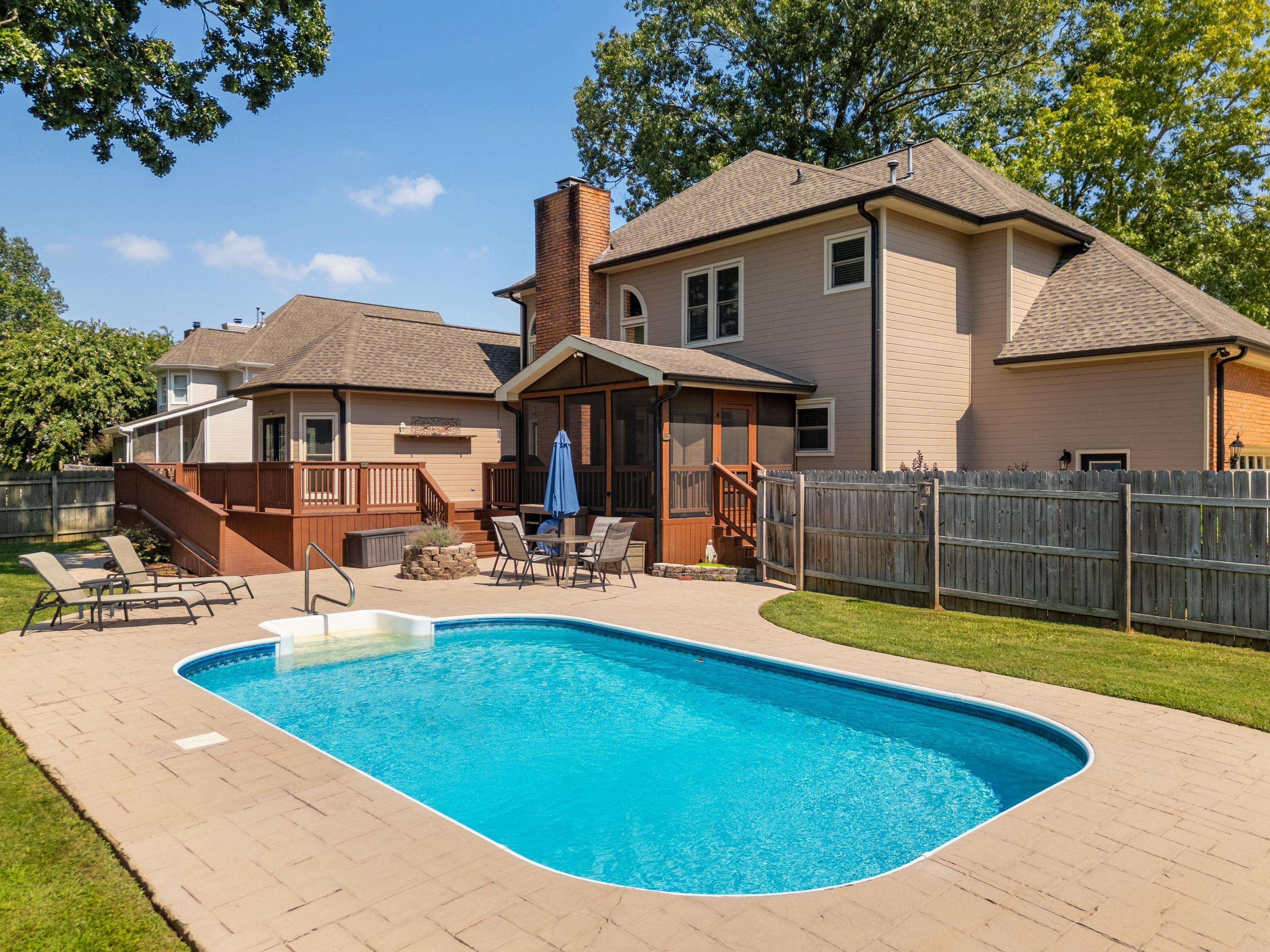 Chattanooga, TN 37421,8018 Rosemere WAY