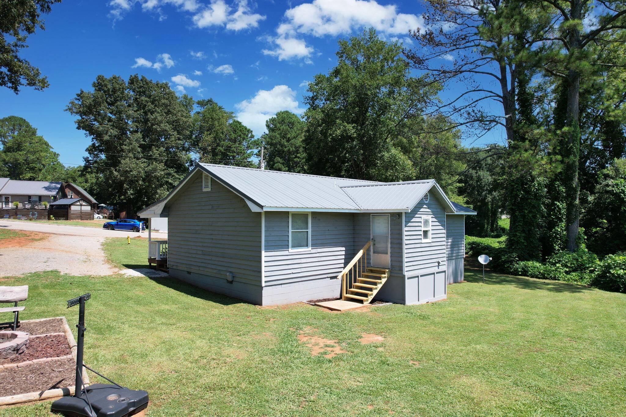 Benton, TN 37307,180 Franklin DR