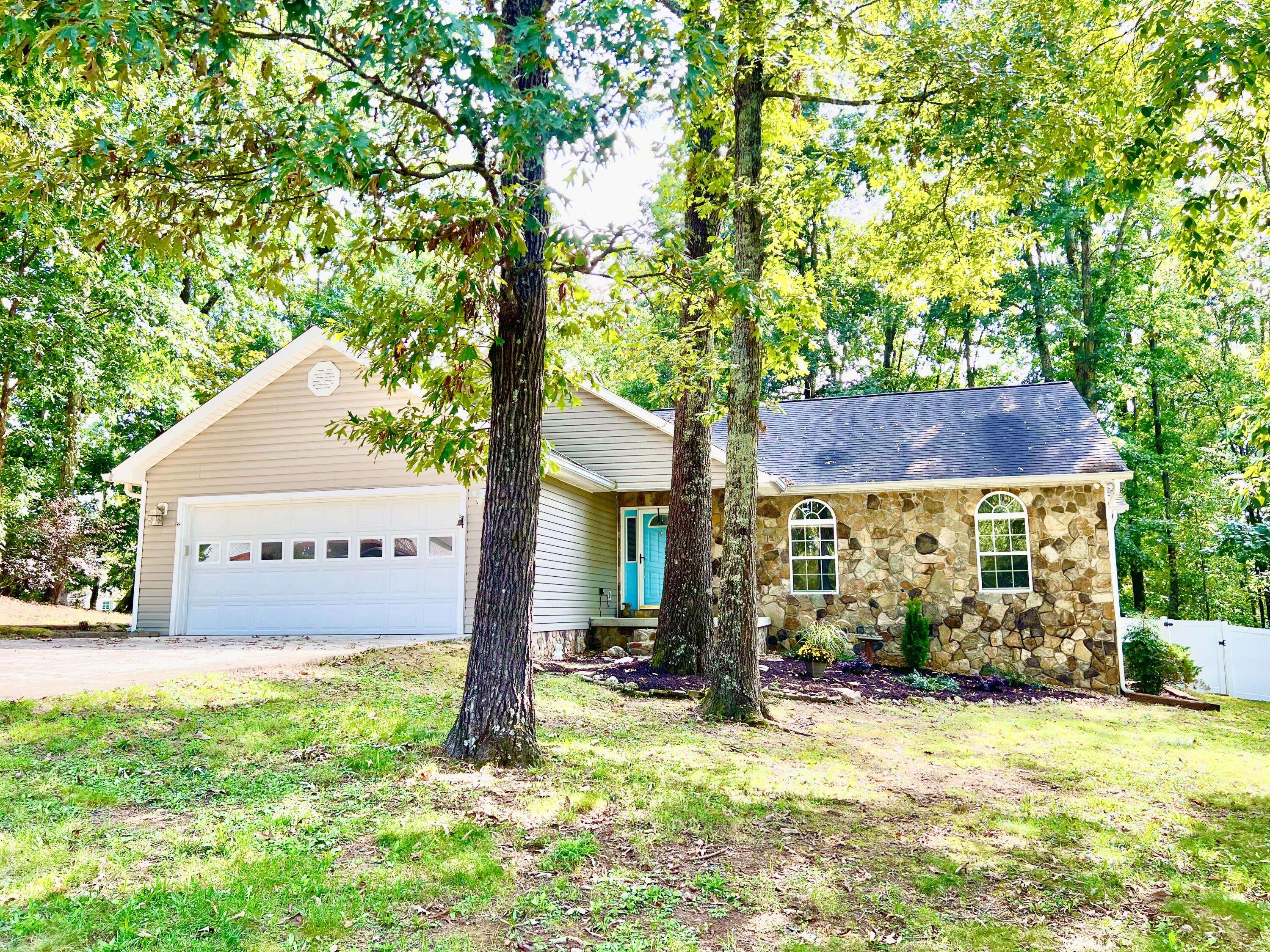 Charleston, TN 37310,112 Maple CT