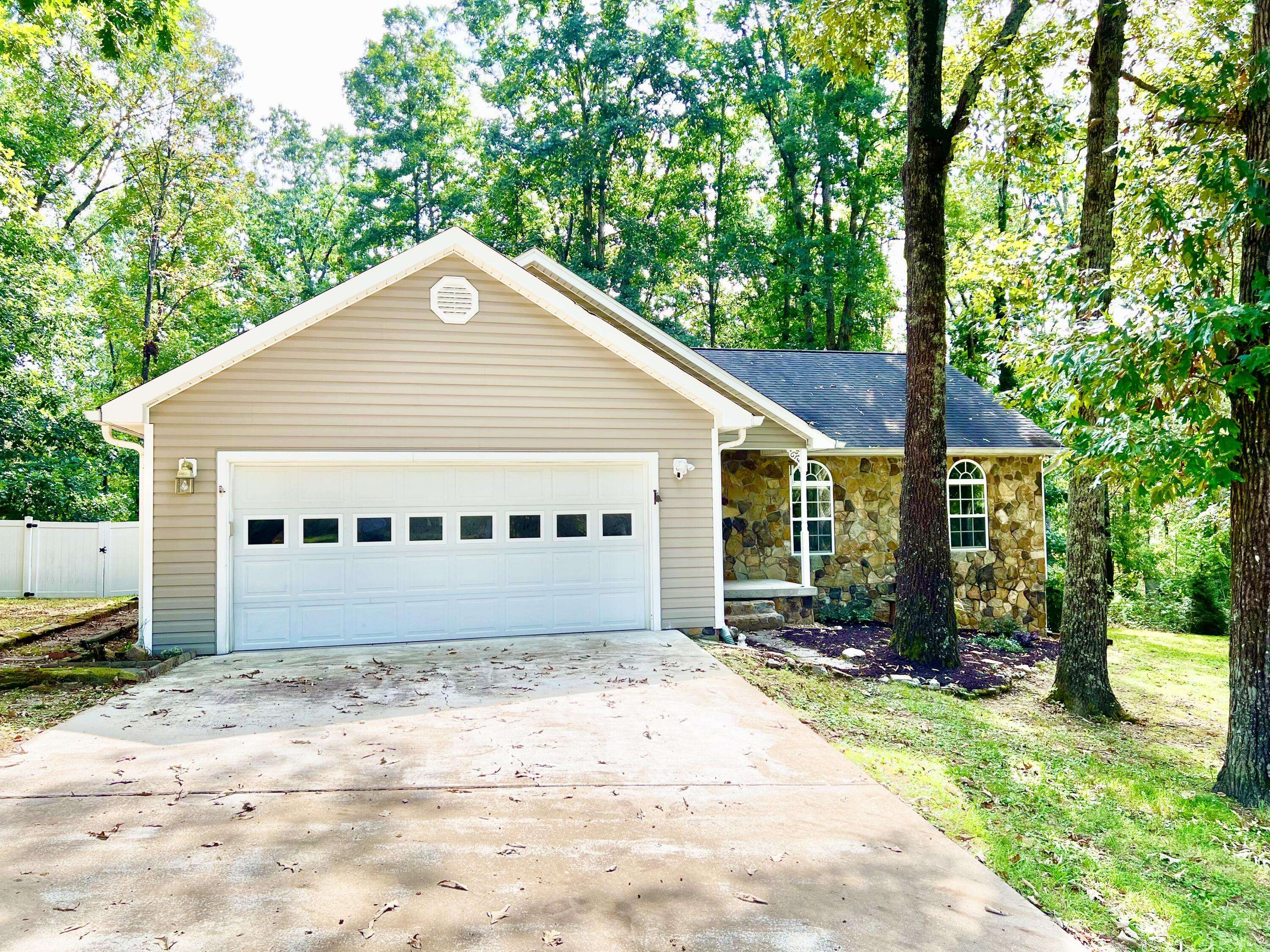 Charleston, TN 37310,112 Maple CT