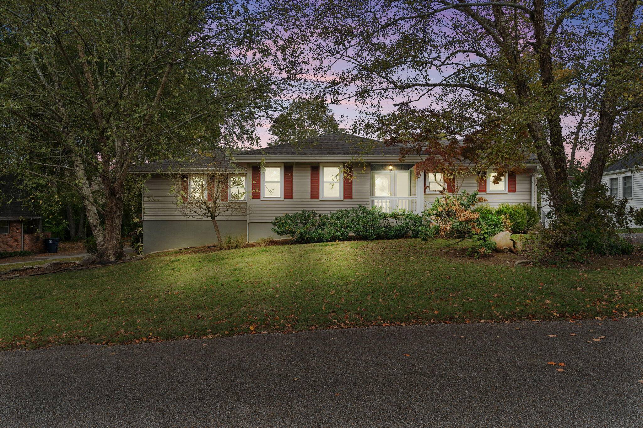 Chattanooga, TN 37412,509 Sweetbriar AVE