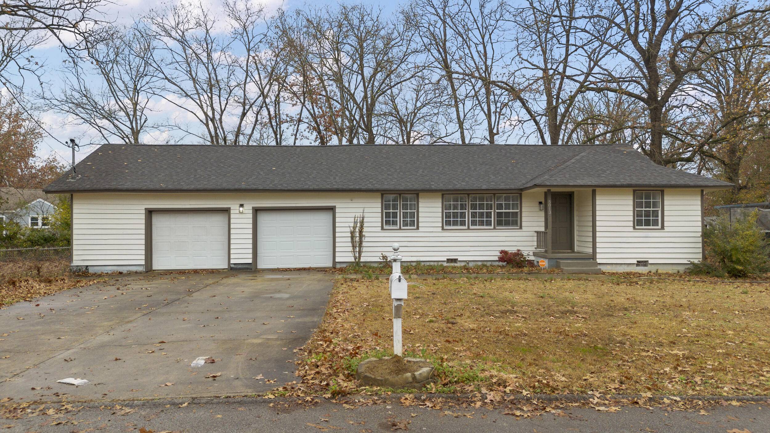 Chattanooga, TN 37411,5013 Golfview DR