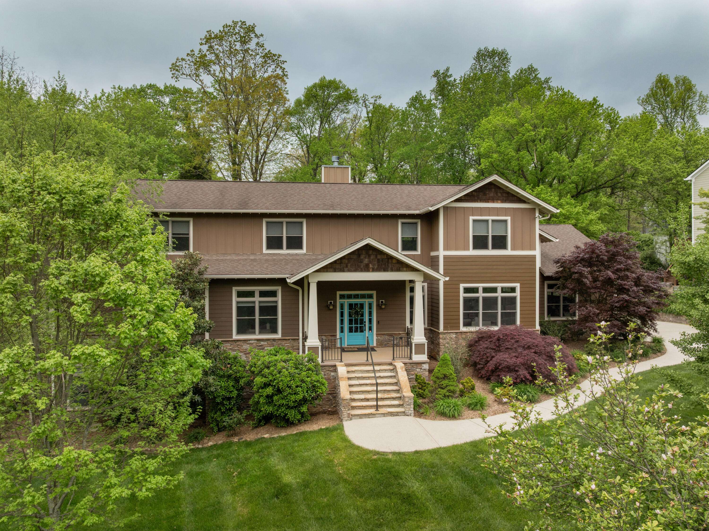 Signal Mountain, TN 37377,714 Berry Spring PATH