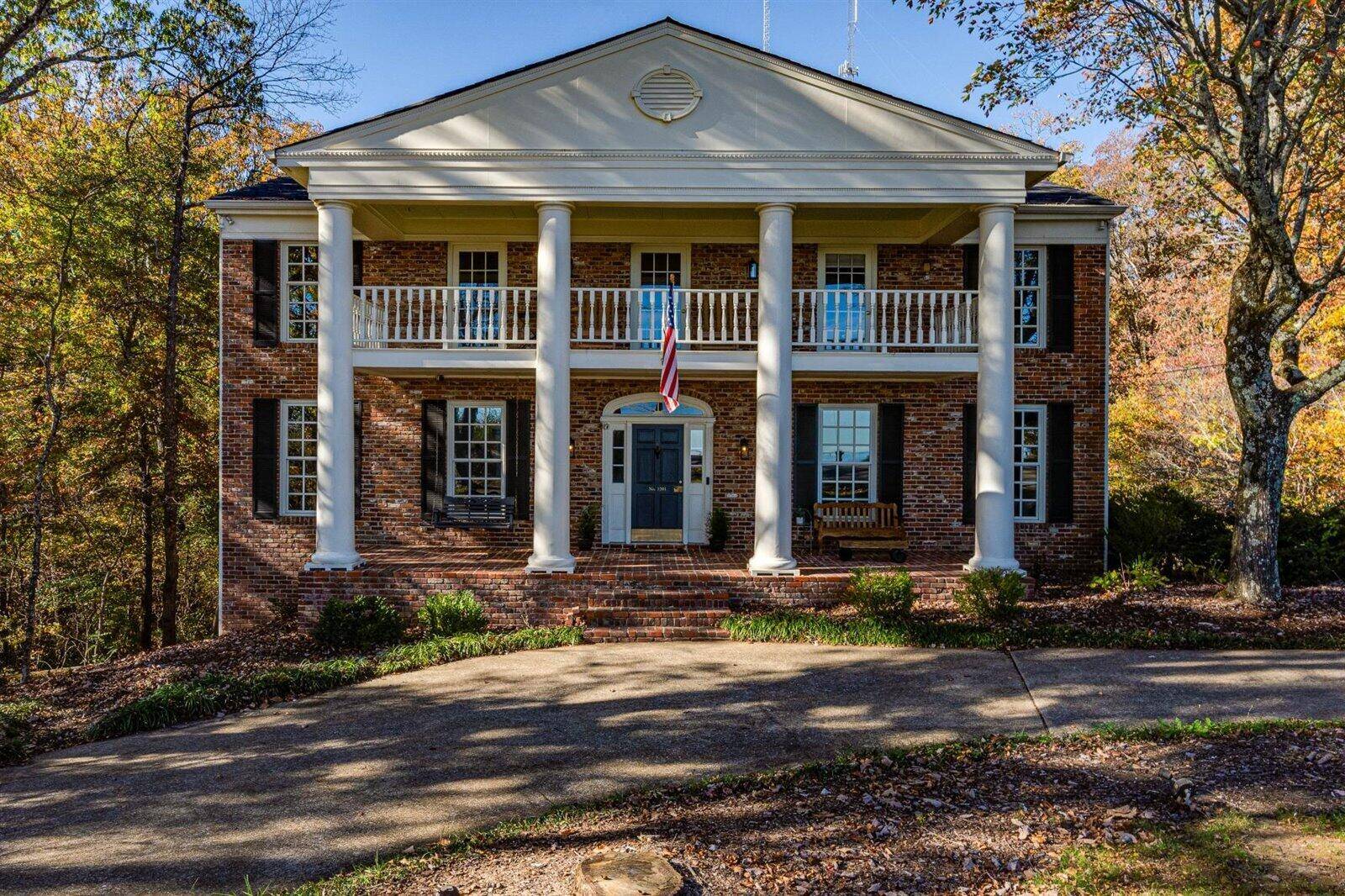 Signal Mountain, TN 37377,1201 Brow RD