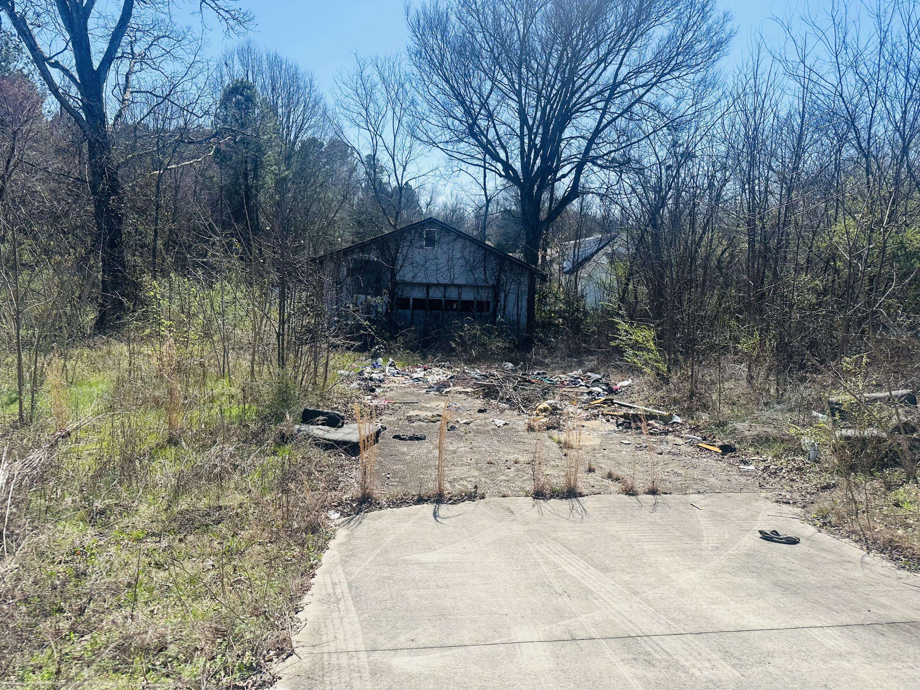 Chattanooga, TN 37421,8512 East Brainerd RD
