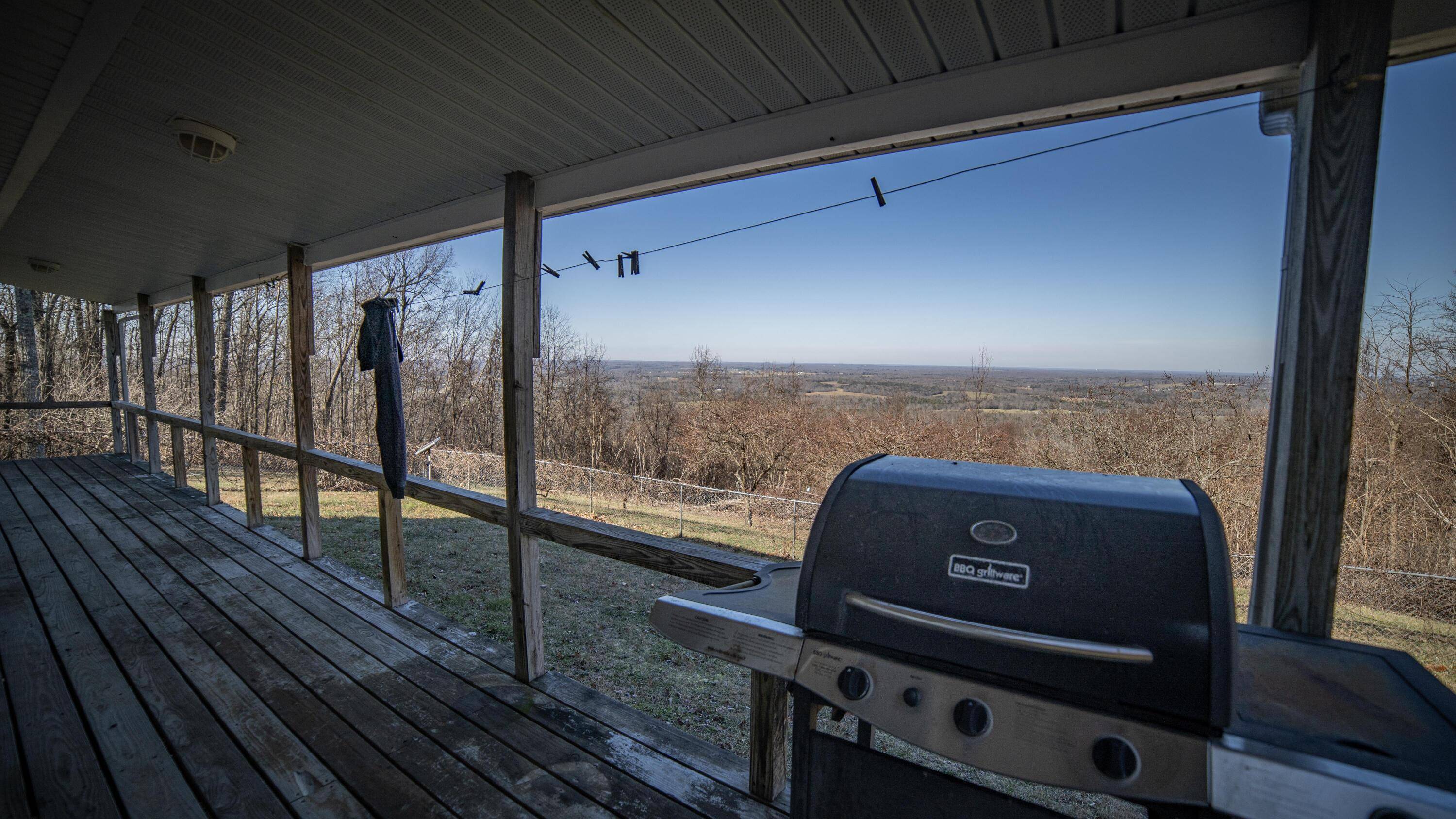 Crossville, TN 38555,000 Hinch Mountain RD