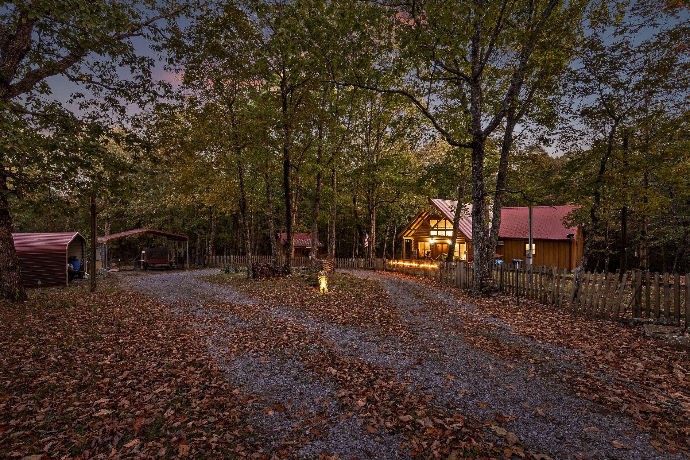 Rising Fawn, GA 30738,695 Moore RD