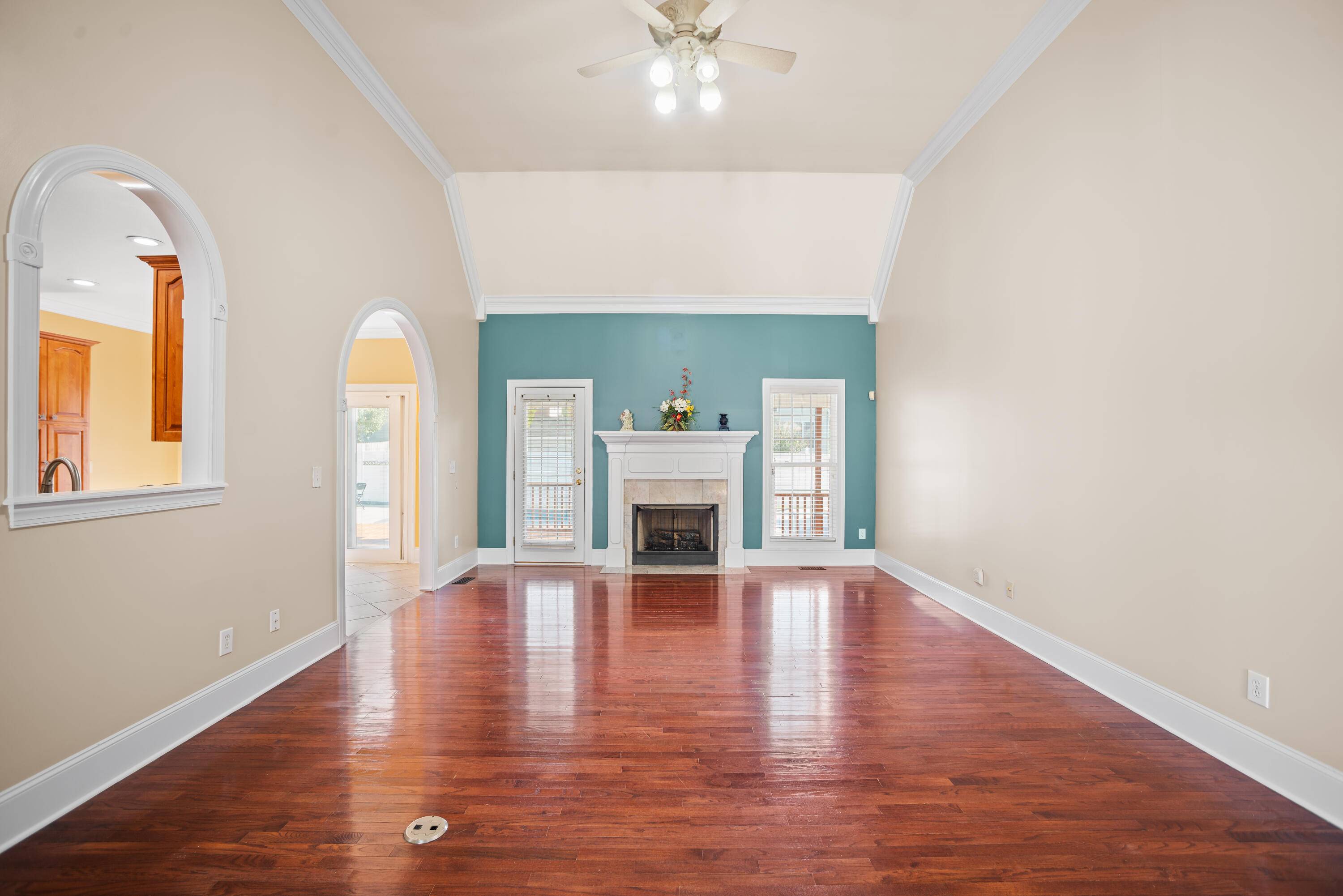 Chattanooga, TN 37421,8532 Pershing RD