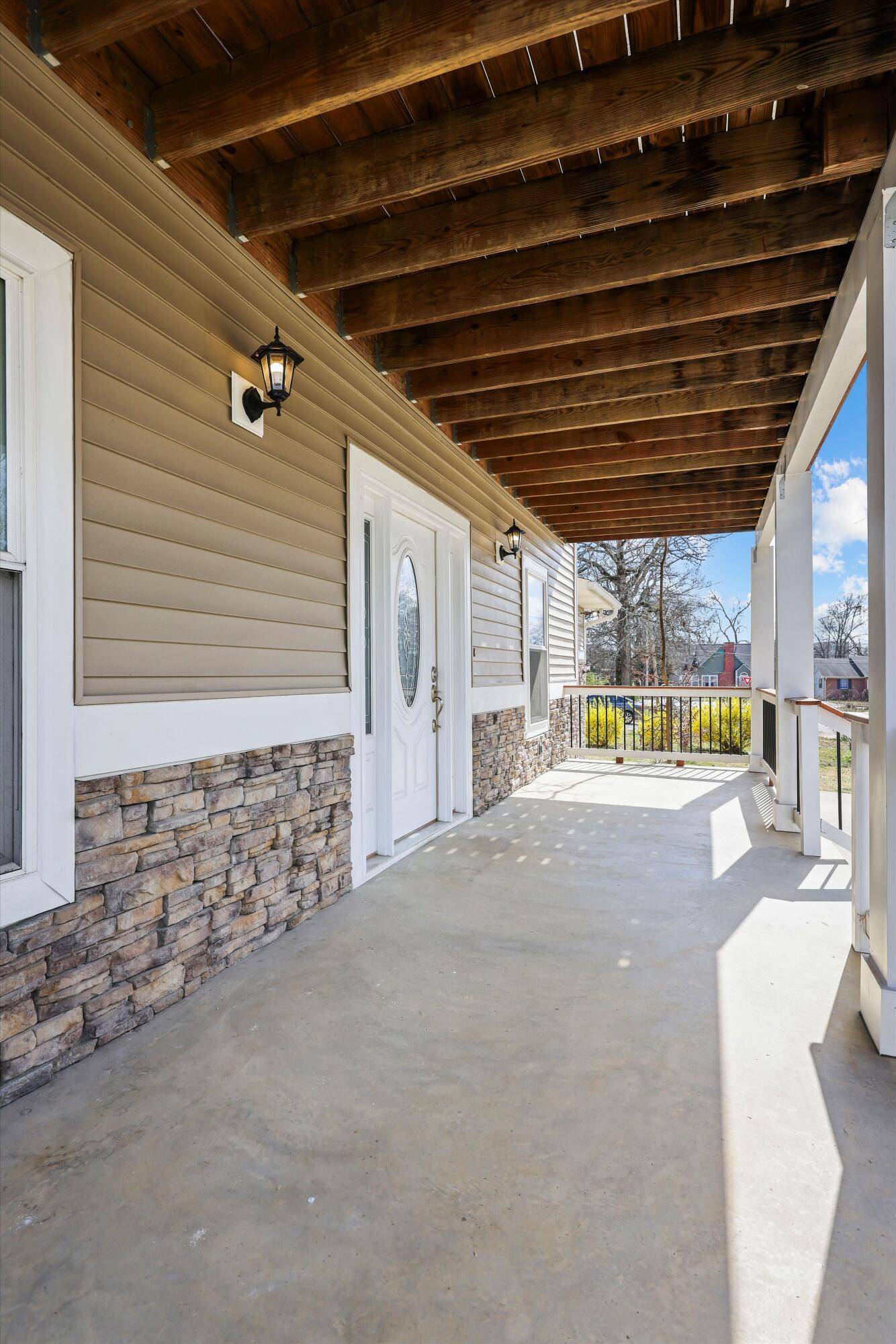 Chattanooga, TN 37404,360 Derby CIR