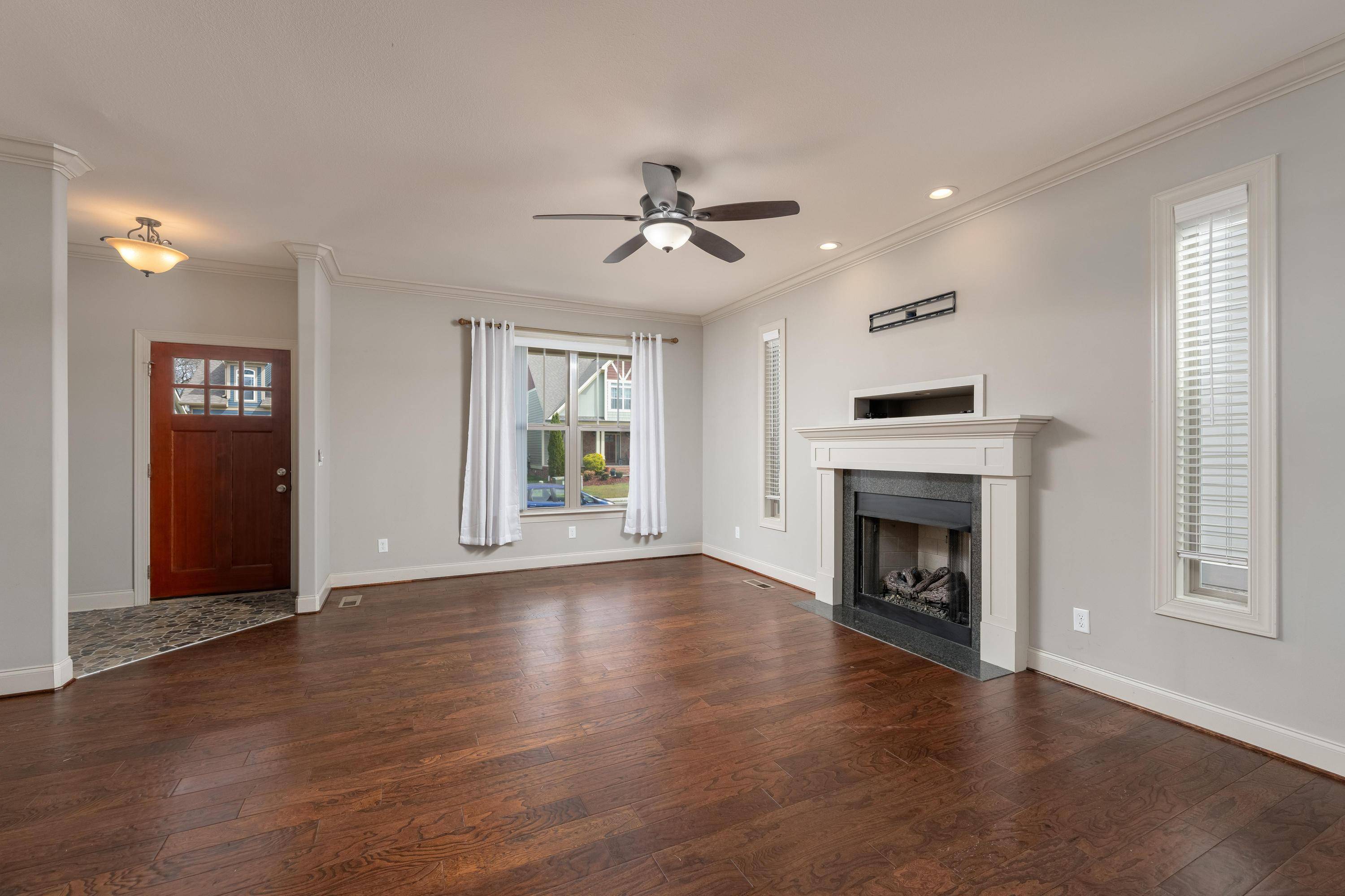 Chattanooga, TN 37421,8348 Glenshire LN